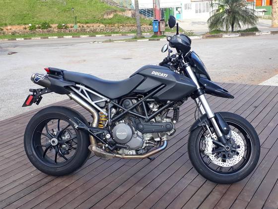 DUCATI HYPERMOTARD 796 